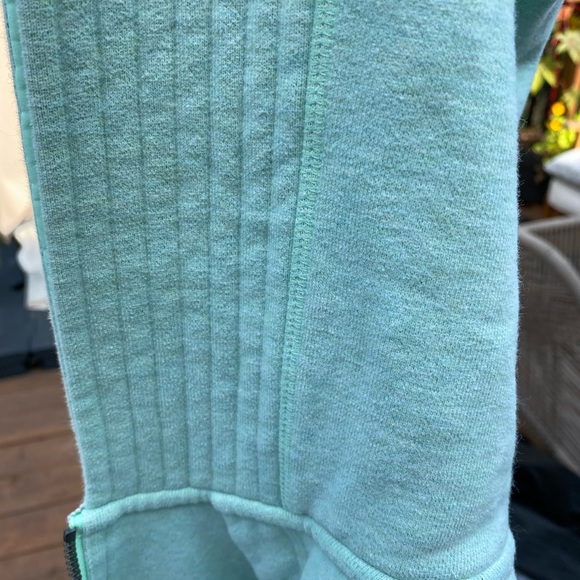 Lululemon zip up hoodie size 6 - Picture 3 of 4